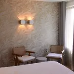 Iris Hotel 4*