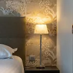 Iris Hotel 4*