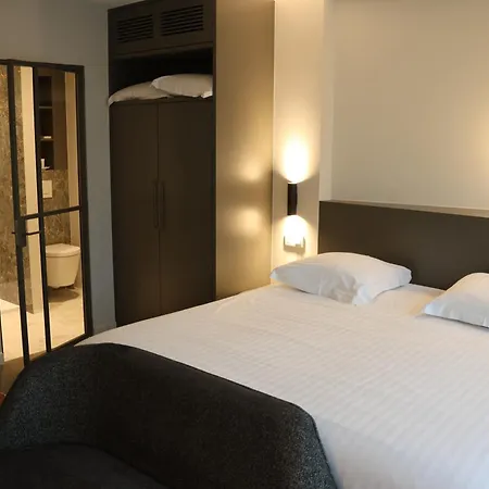Otel Iris 4*