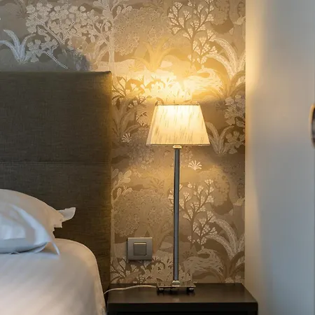 Iris Hotel 4*