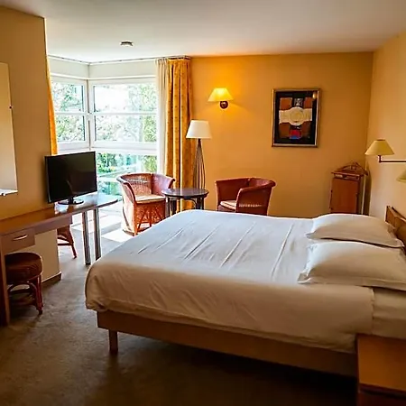 Iris Hotel