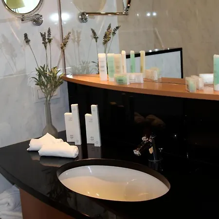 Iris Otel 4*